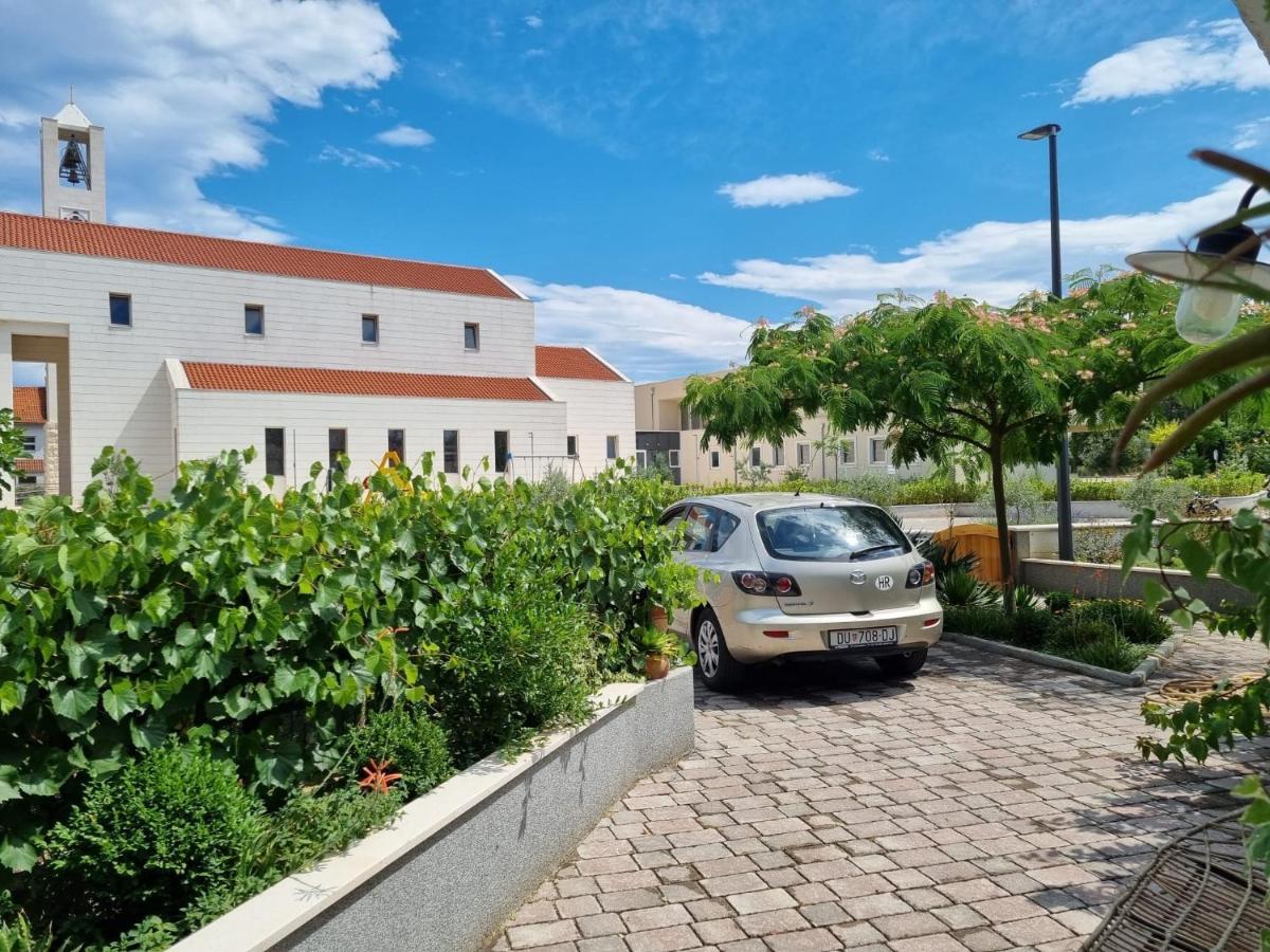 Tianri Apartment Korcula Town Bagian luar foto